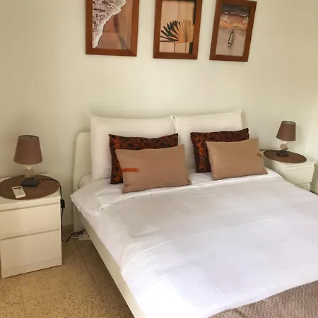 Apt On The Street Of Bars&nightclubs In 12 * Ayia Napa