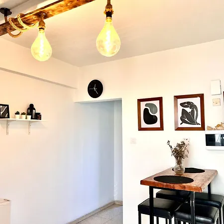 Apt On The Street Of Bars&nightclubs In 12 Agia Napa