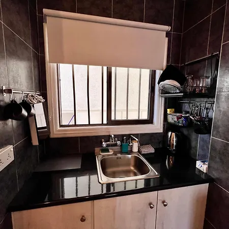 Appartement Apt On The Street Of Bars&nightclubs In 12